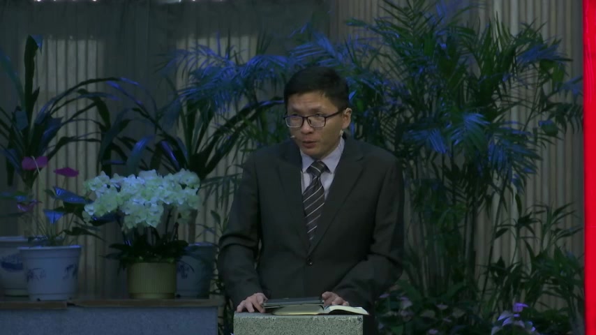 城墙的内外和圣俗